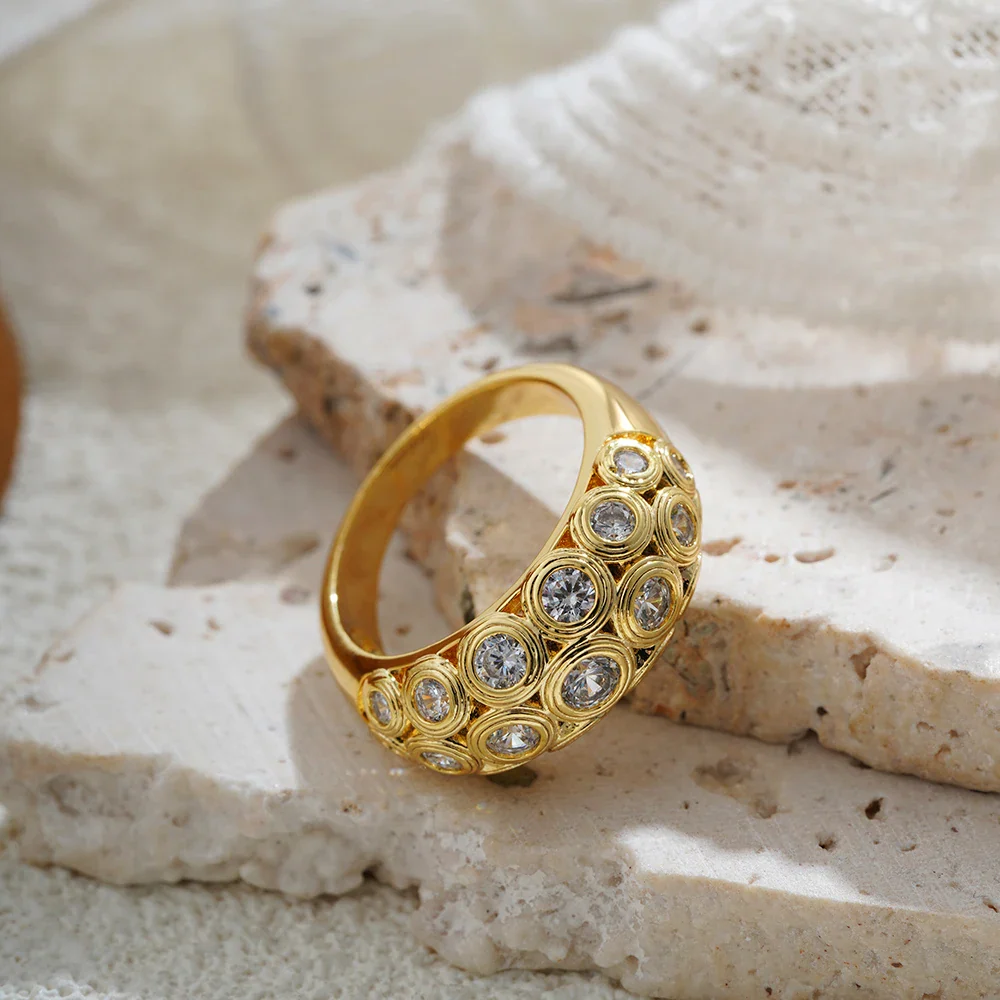 Belliza Women’s Gold Wedding Band Cubic Zirconia Ring - Image 6