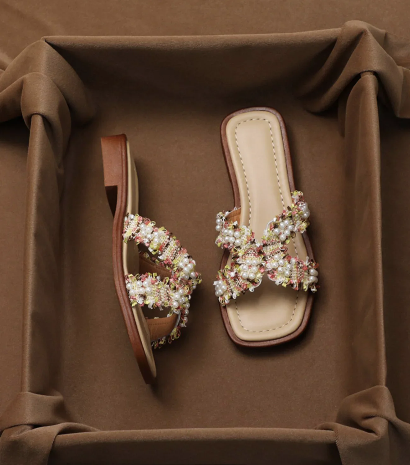 Cala Pearl & Floral Slides - Image 4