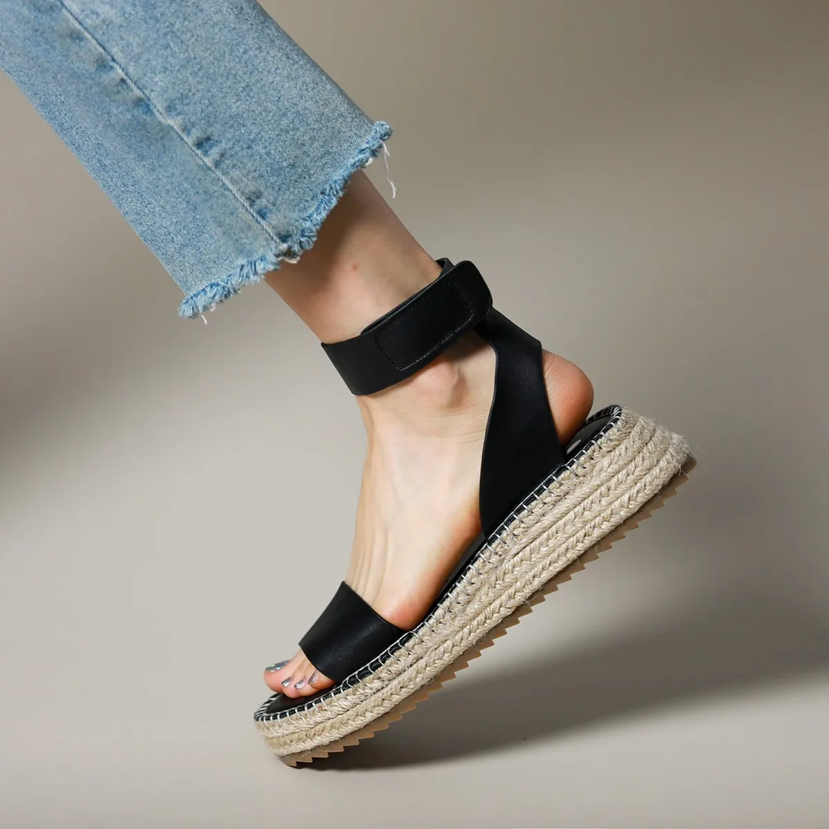 Classic Women's Leather Strap Sandals - Image 17