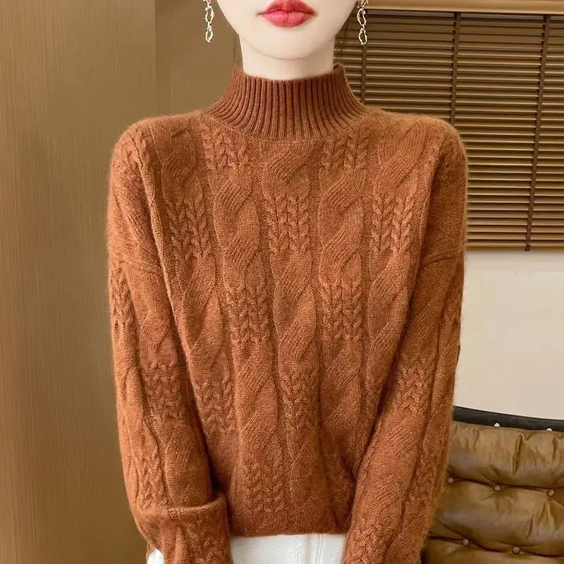 Carinthia Cable Knit Sweater - Image 21