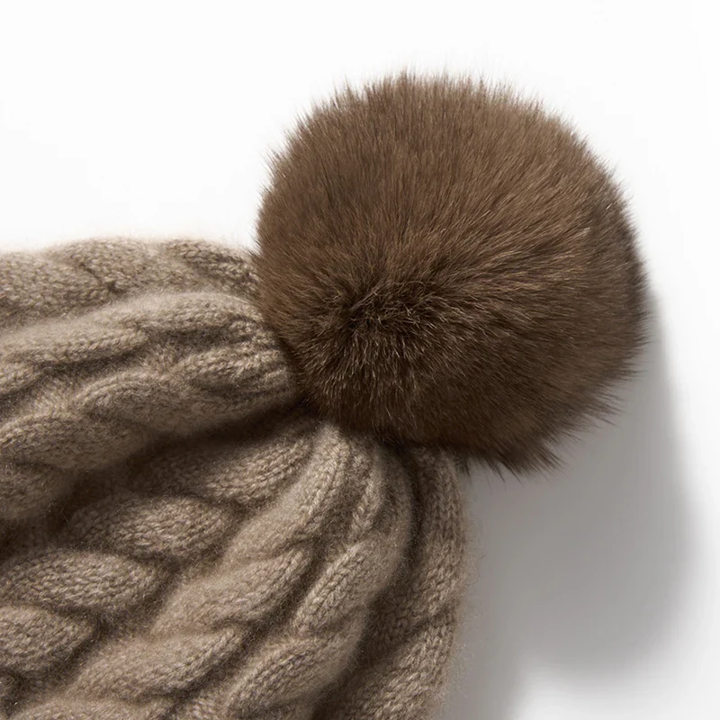 Elle Cable Cashmere Pom Beanie - Image 18