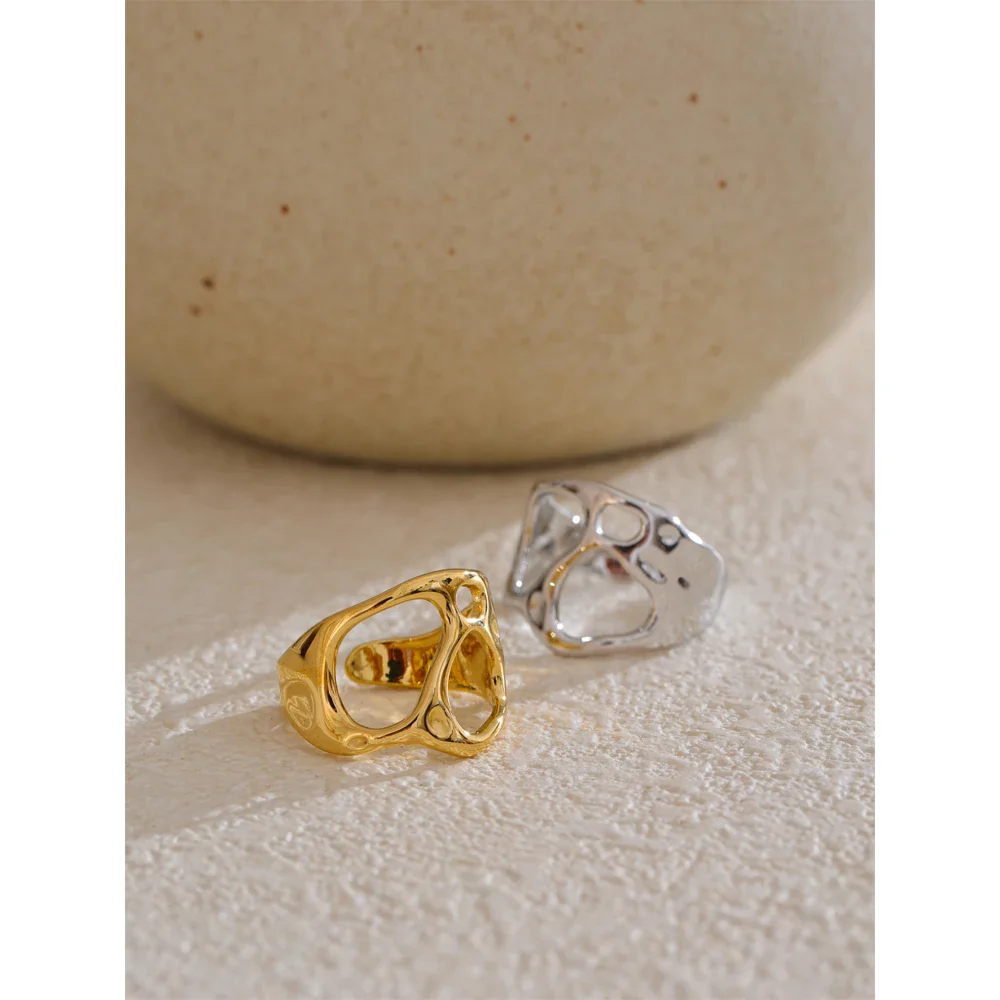 Forma Gold Open Ring - Image 6