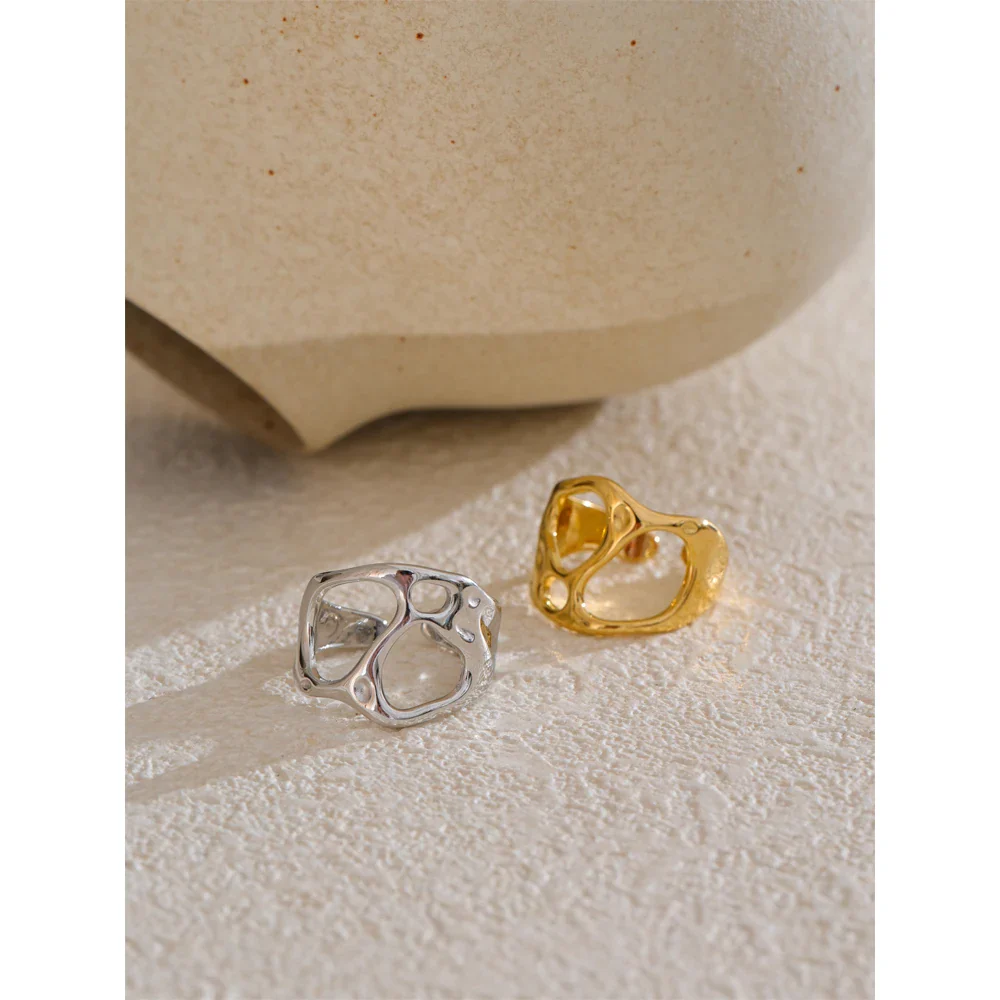 Forma Gold Open Ring - Image 8