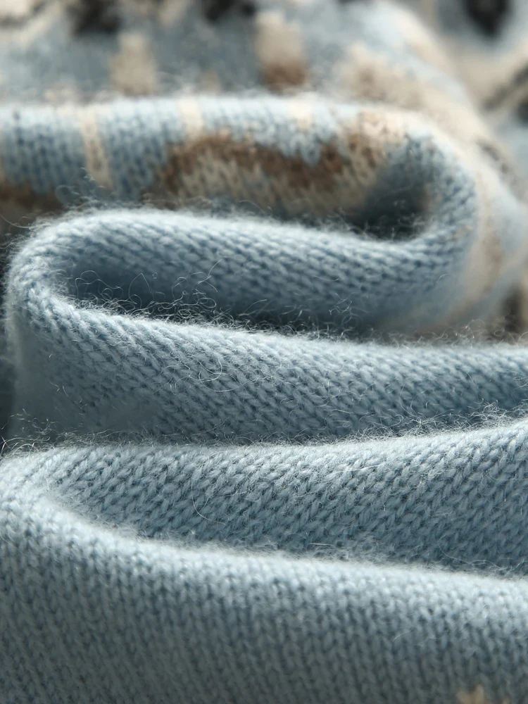 Highland Heritage Cashmere Sweater - Image 40