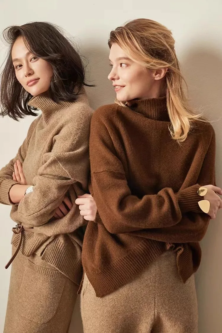 Montclair Cashmere Turtleneck - Image 11