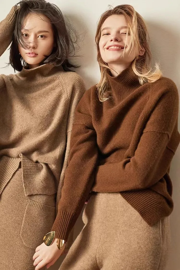 Montclair Cashmere Turtleneck - Image 12