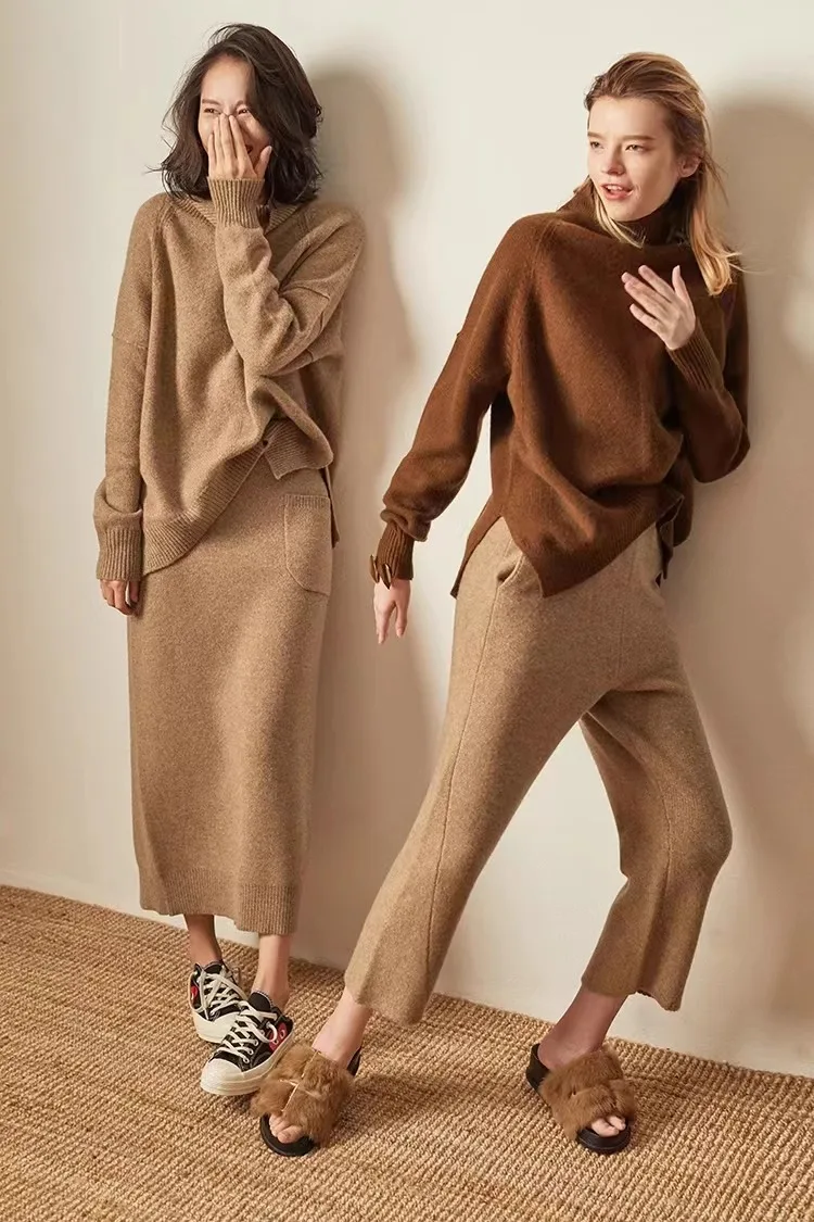 Montclair Cashmere Turtleneck - Image 13