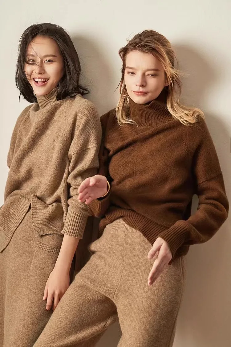 Montclair Cashmere Turtleneck - Image 14