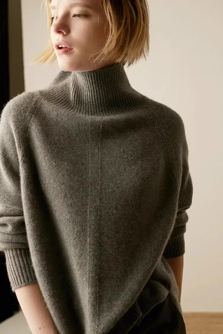 Montclair Cashmere Turtleneck - Image 21