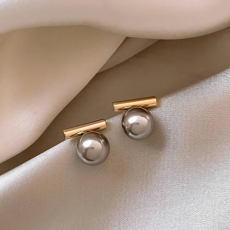 Moonlit Drops Pearl Earrings - Image 3