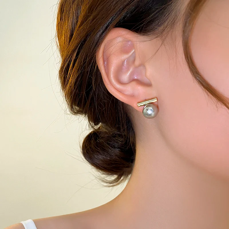 Moonlit Drops Pearl Earrings - Image 8
