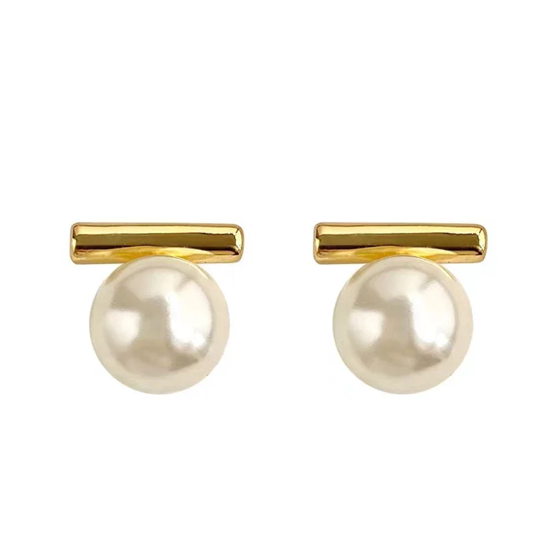 Moonlit Drops Pearl Earrings - Image 9
