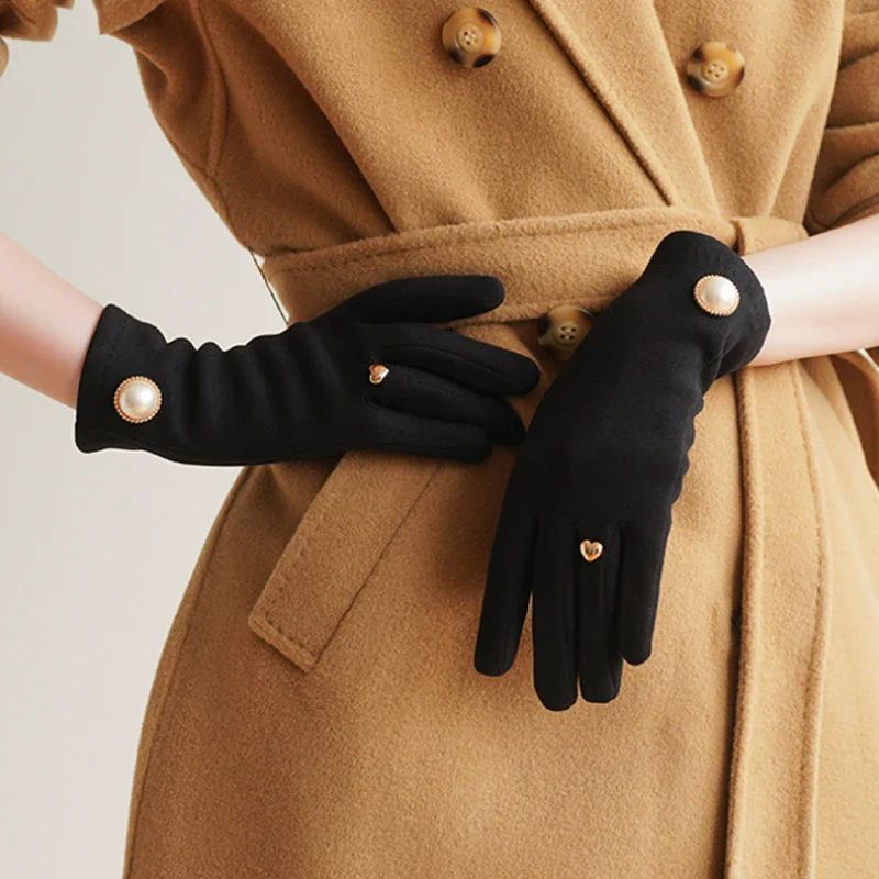 Noir Pearl Touch Gloves - Image 4