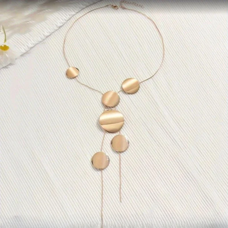 Noira Luxe Circle Drop Necklace - Image 2
