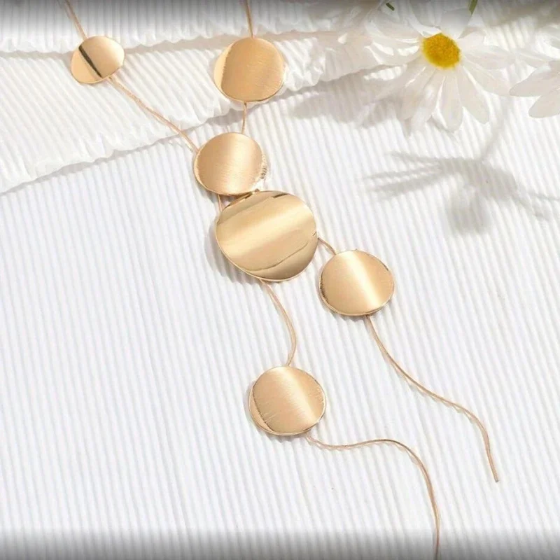 Noira Luxe Circle Drop Necklace - Image 3