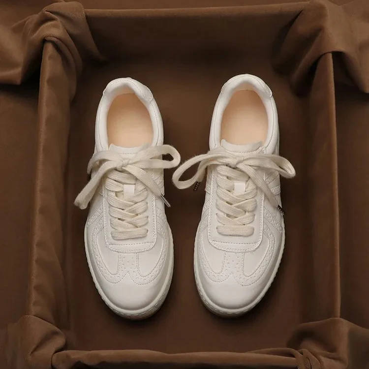 Women's Classic Court Trainer - Image 4