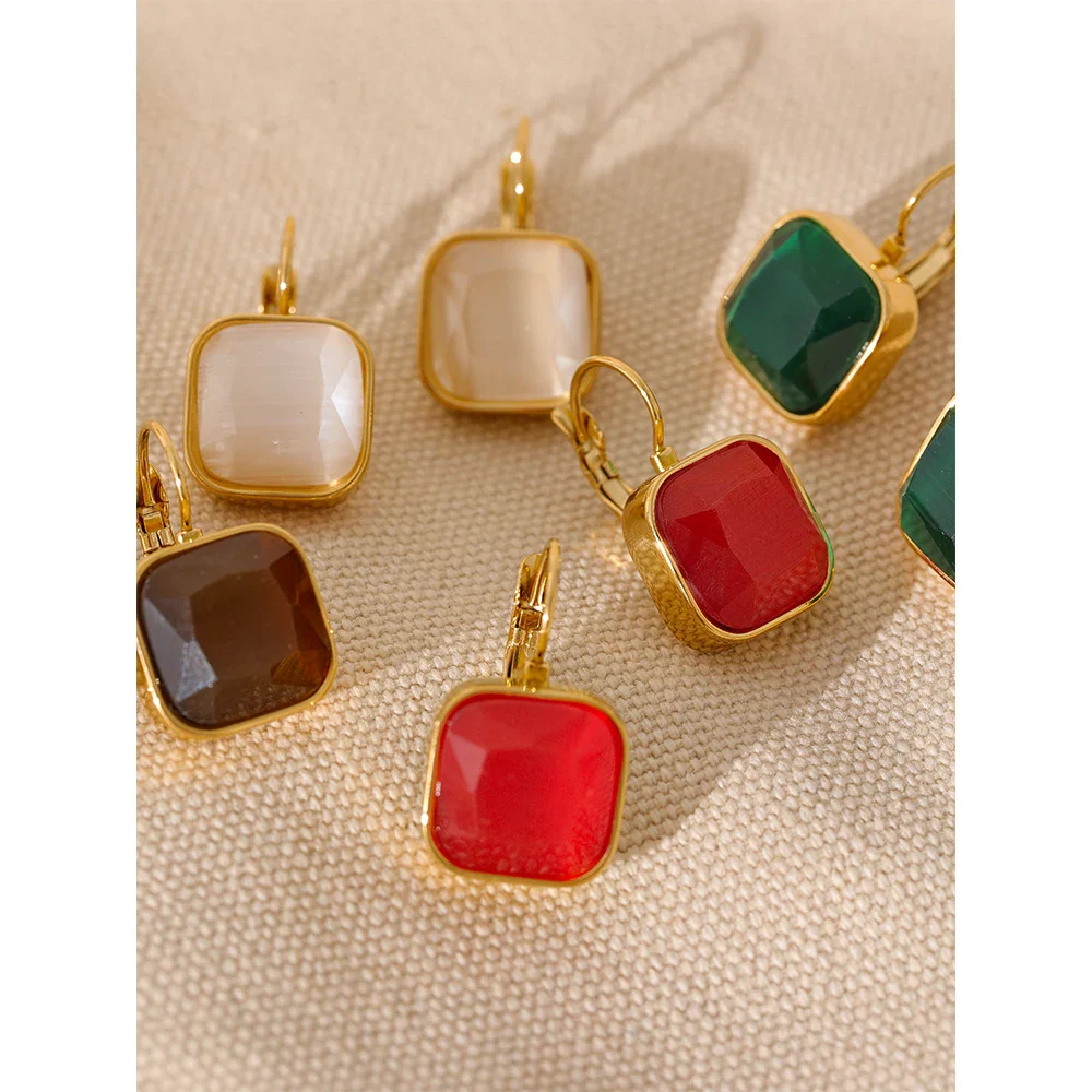 Solène Square Gold-Plated Hook Earrings - Image 12