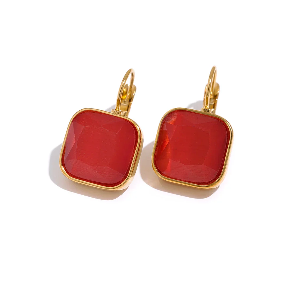 Solène Square Gold-Plated Hook Earrings - Image 5