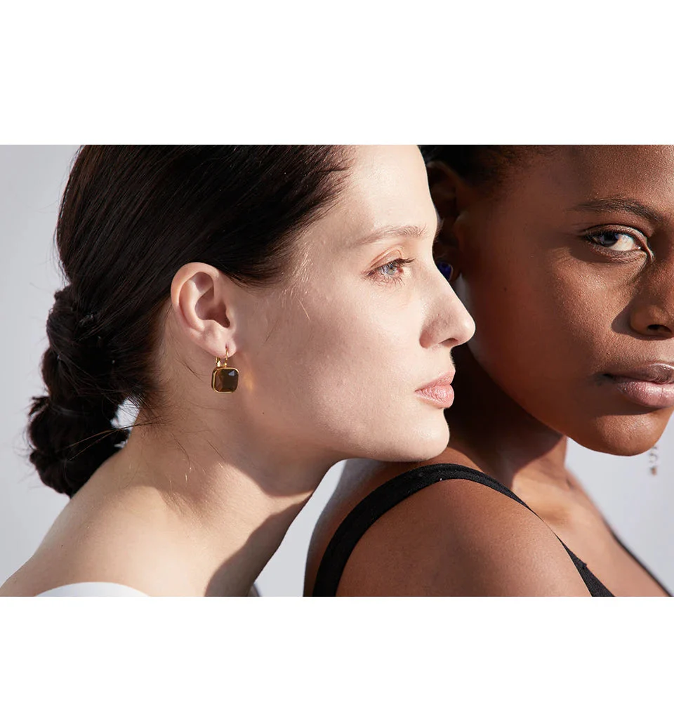 Solène Square Gold-Plated Hook Earrings - Image 7