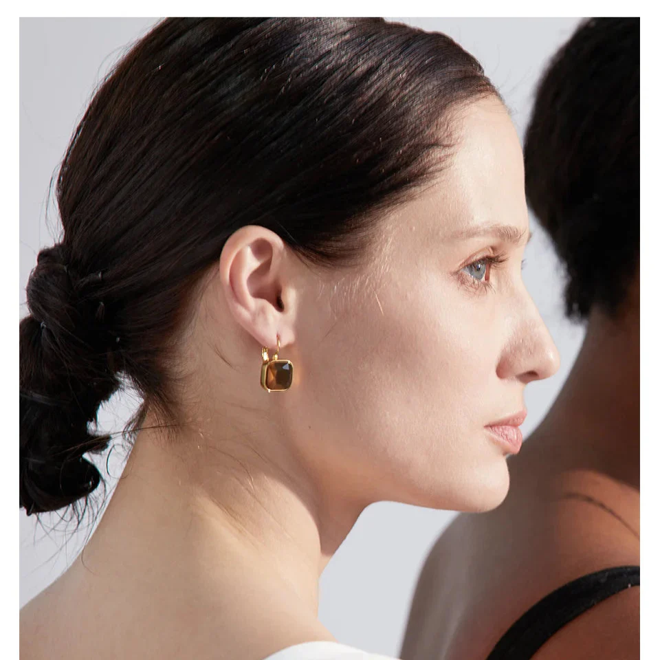 Solène Square Gold-Plated Hook Earrings - Image 8