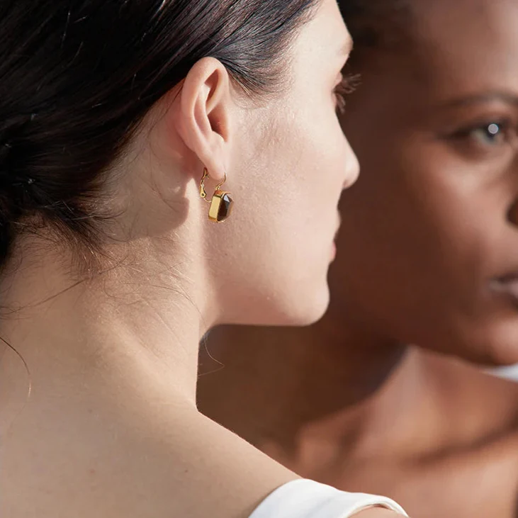 Solène Square Gold-Plated Hook Earrings - Image 9