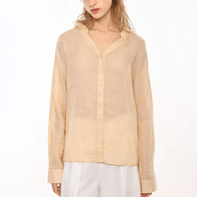The Collarless Linen V-Neck Shirt - Image 19