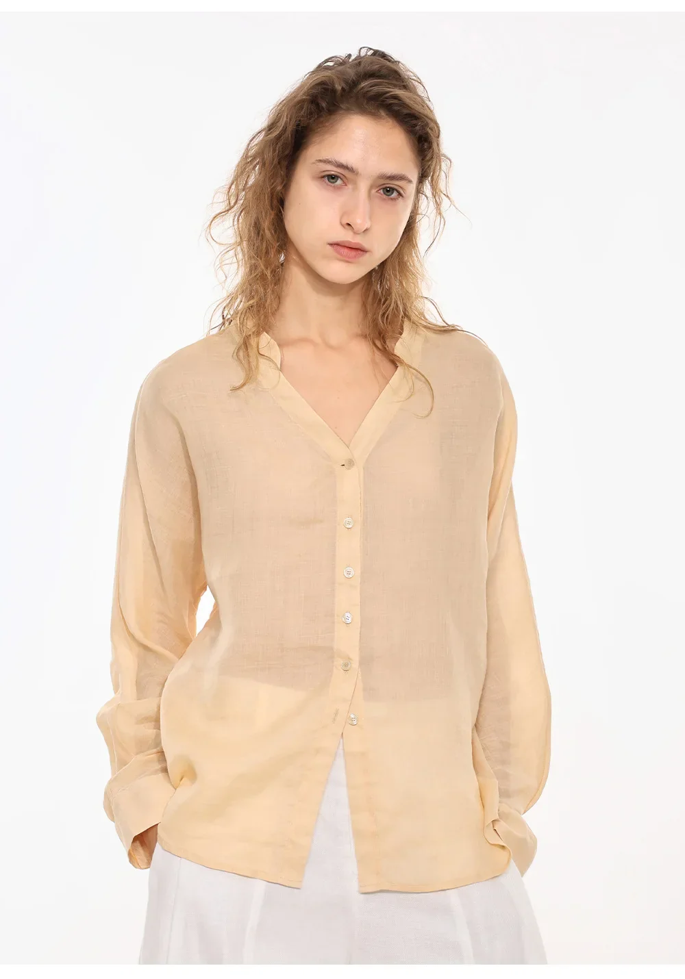 The Collarless Linen V-Neck Shirt - Image 33