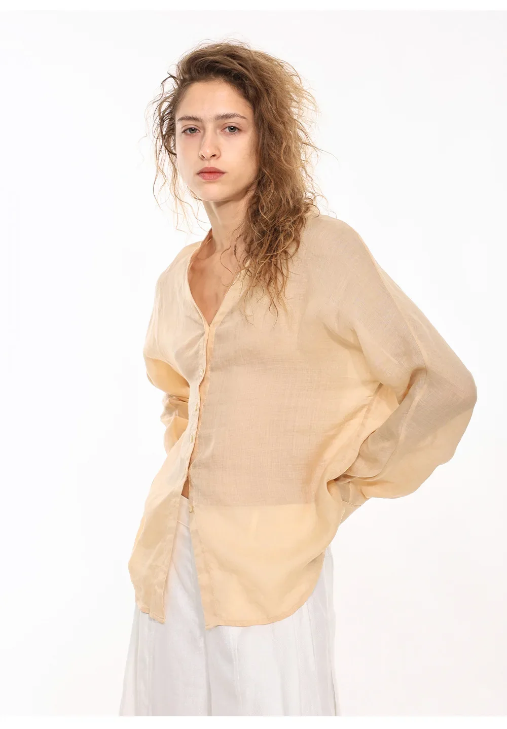 The Collarless Linen V-Neck Shirt - Image 34