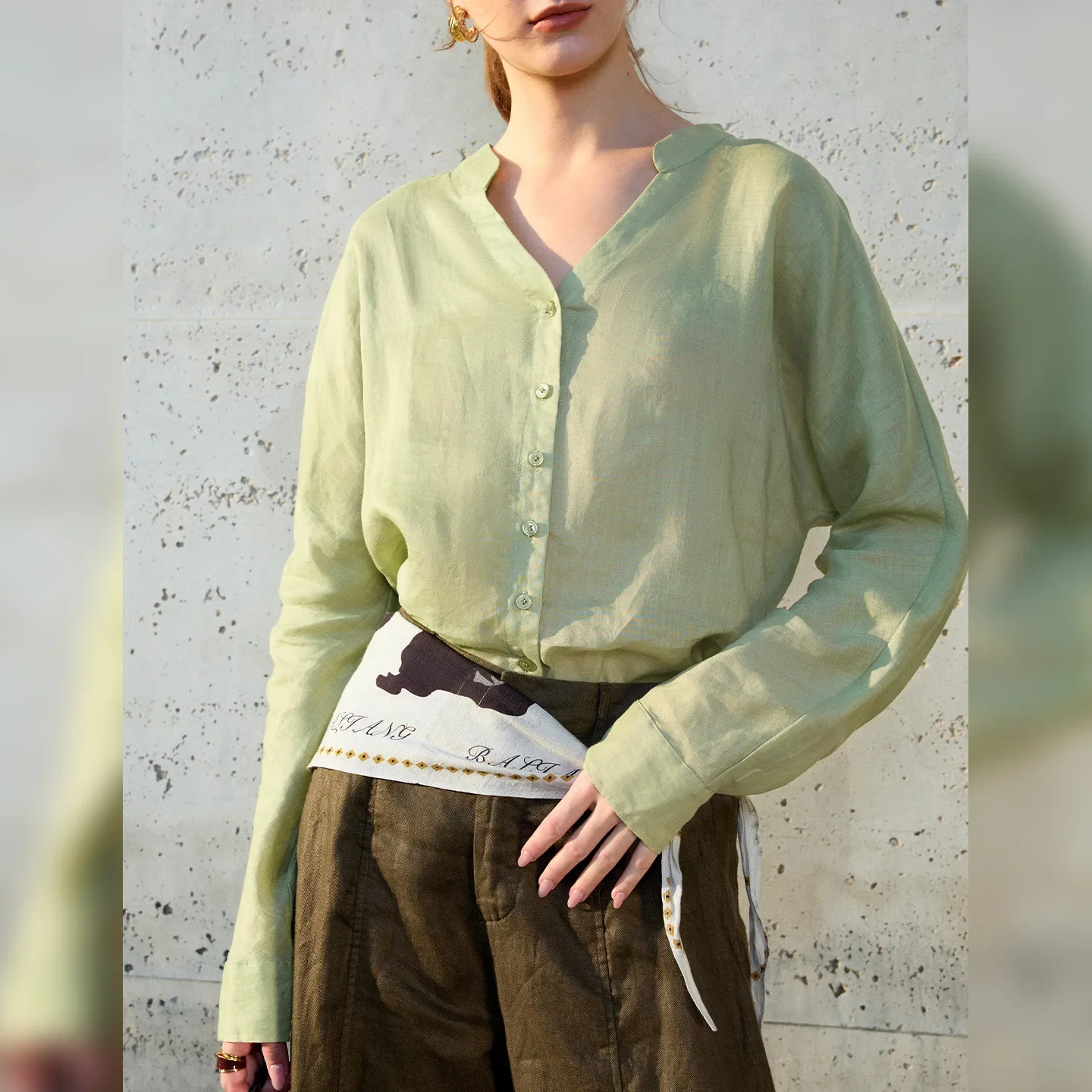The Collarless Linen V-Neck Shirt - Image 41