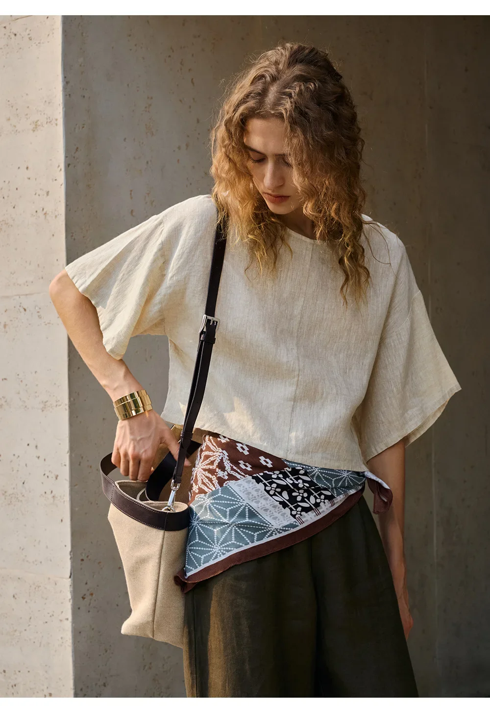 The Flared Sleeve Linen Pullover - Image 12