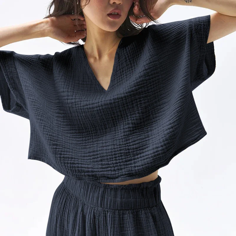 The Gauze V-Neck Crop Tee - Image 8