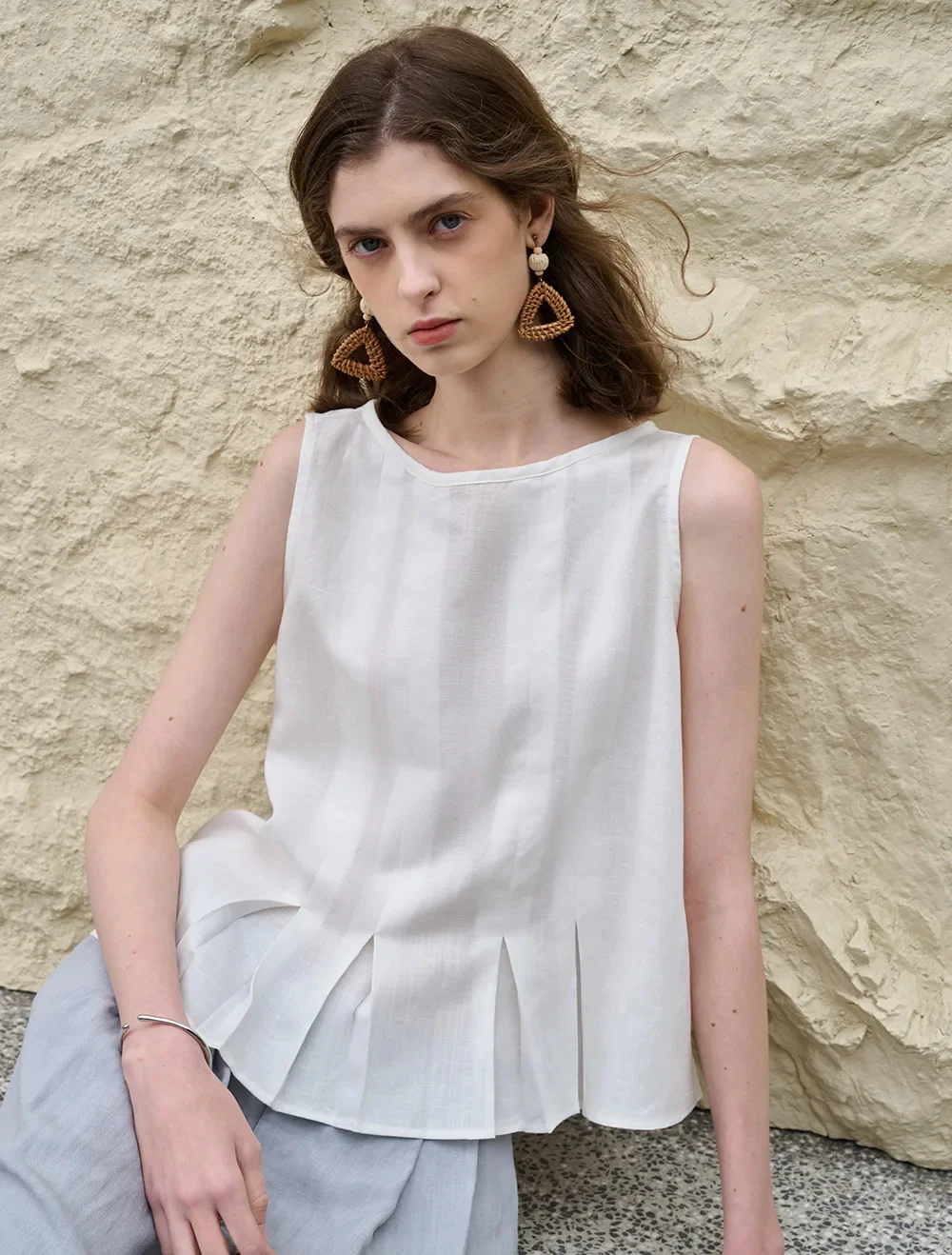 The Pleated Hem Linen Top - Image 6