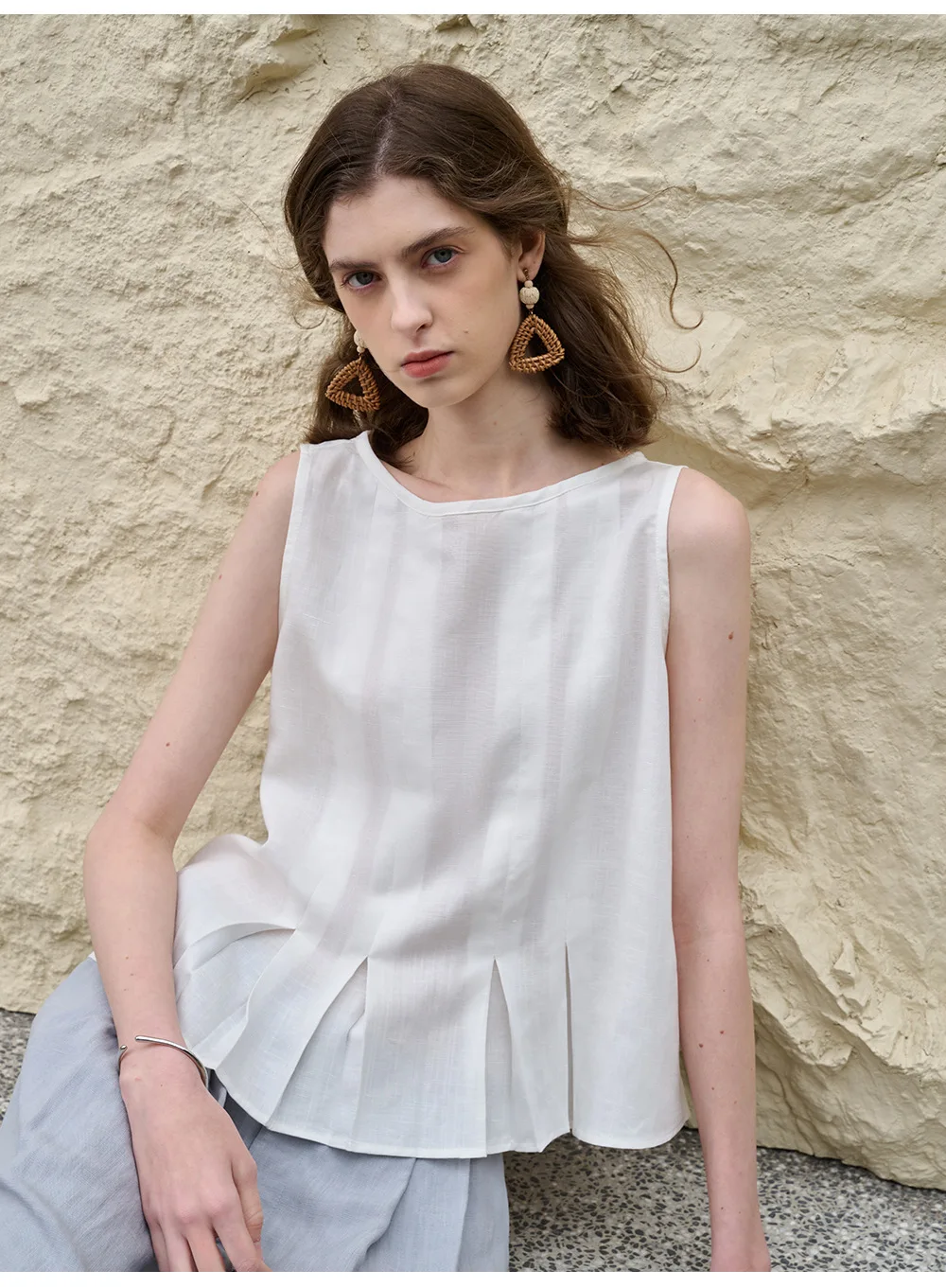 The Pleated Hem Linen Top - Image 9