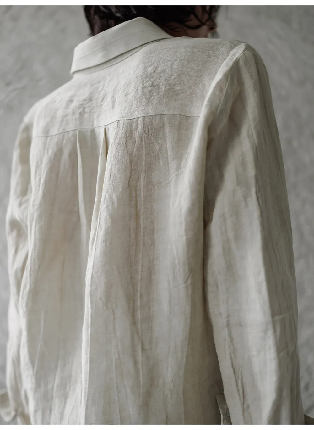 The Pleated Linen Button Shirt - Image 32