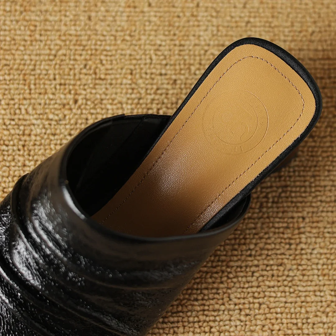 The Ruched Leather Block Heel Mule - Image 20