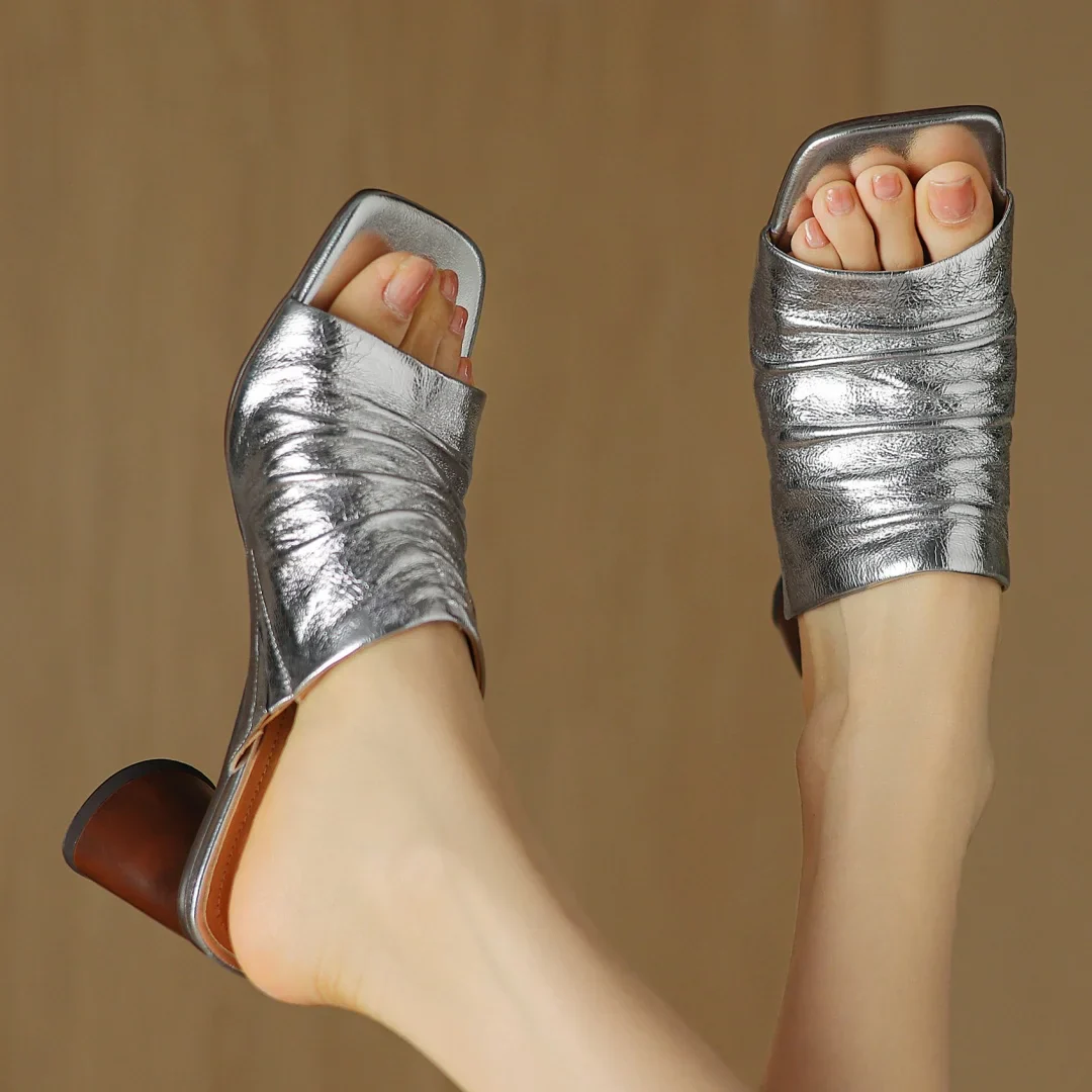 The Ruched Leather Block Heel Mule - Image 9