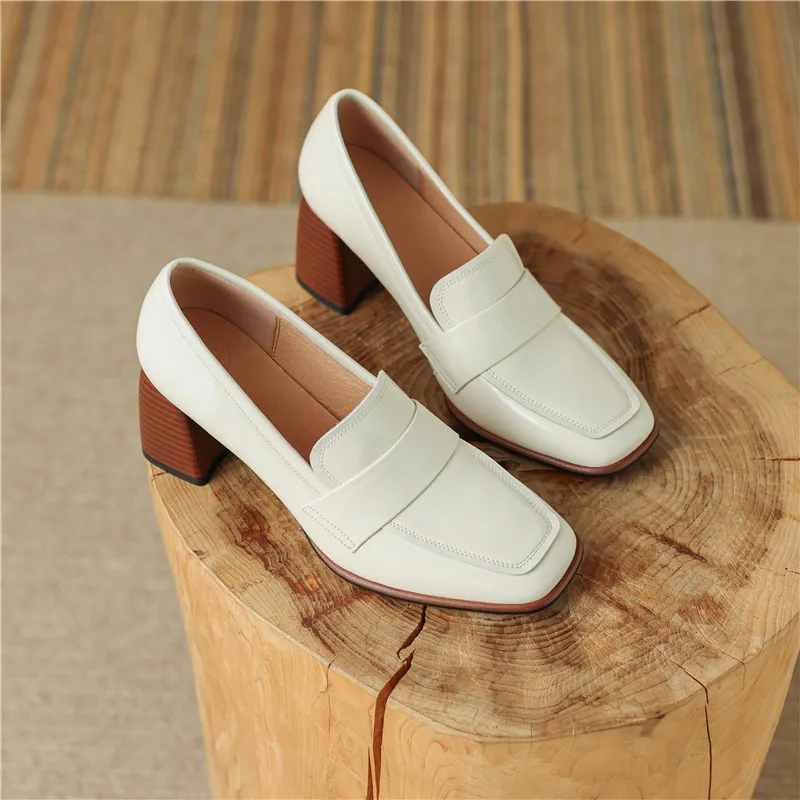 The Square Toe Leather Block Heel Pump - Image 13