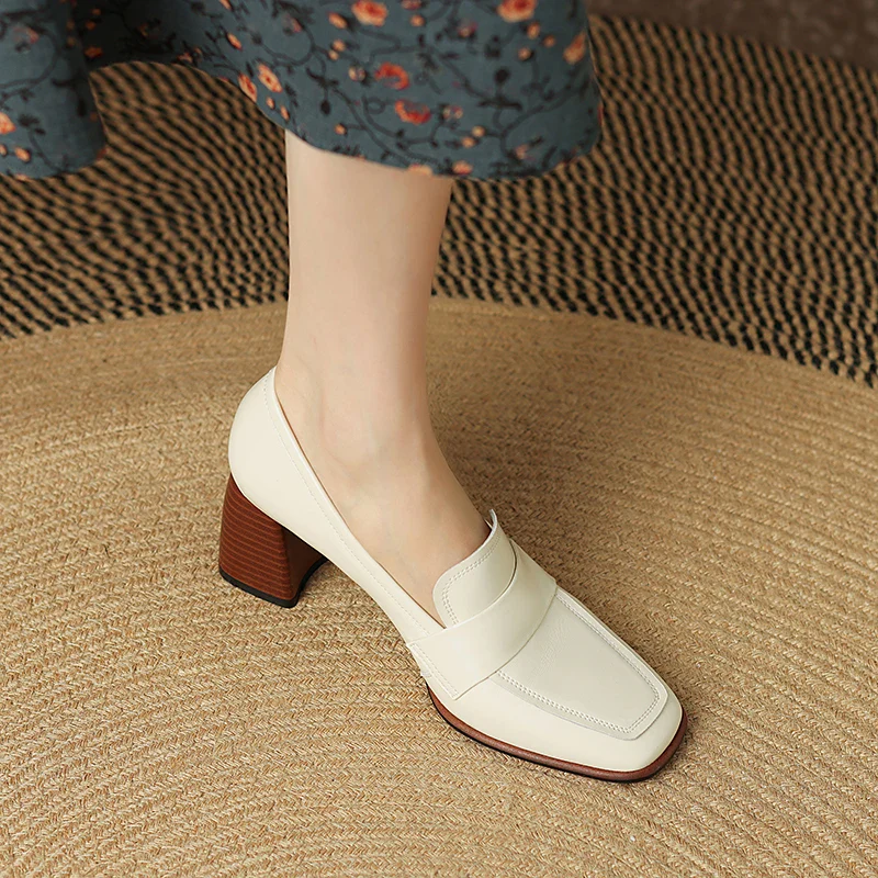 The Square Toe Leather Block Heel Pump - Image 2