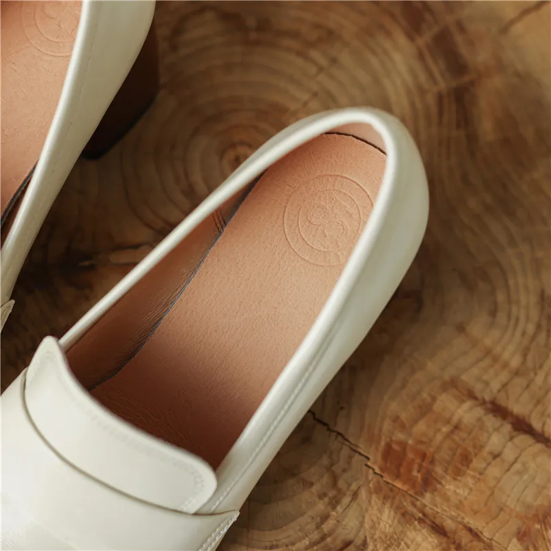 The Square Toe Leather Block Heel Pump - Image 7