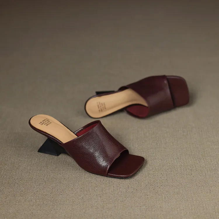 The Wide Strap Leather Flat Slide - Image 15