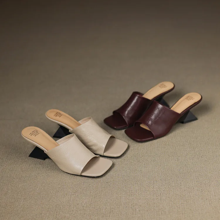 The Wide Strap Leather Flat Slide - Image 16