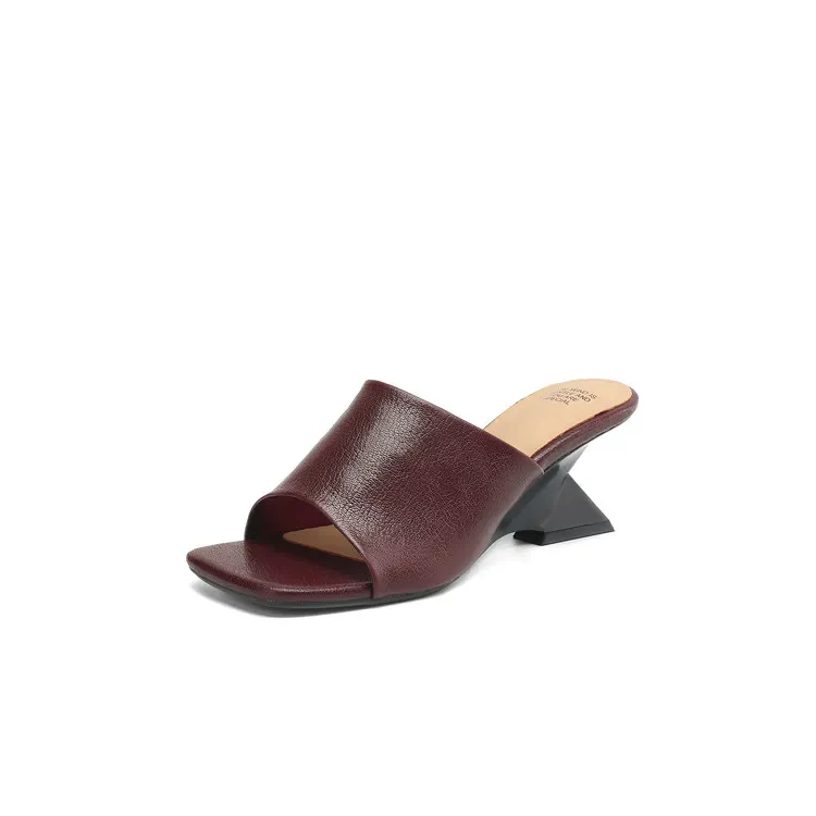 The Wide Strap Leather Flat Slide - Image 28