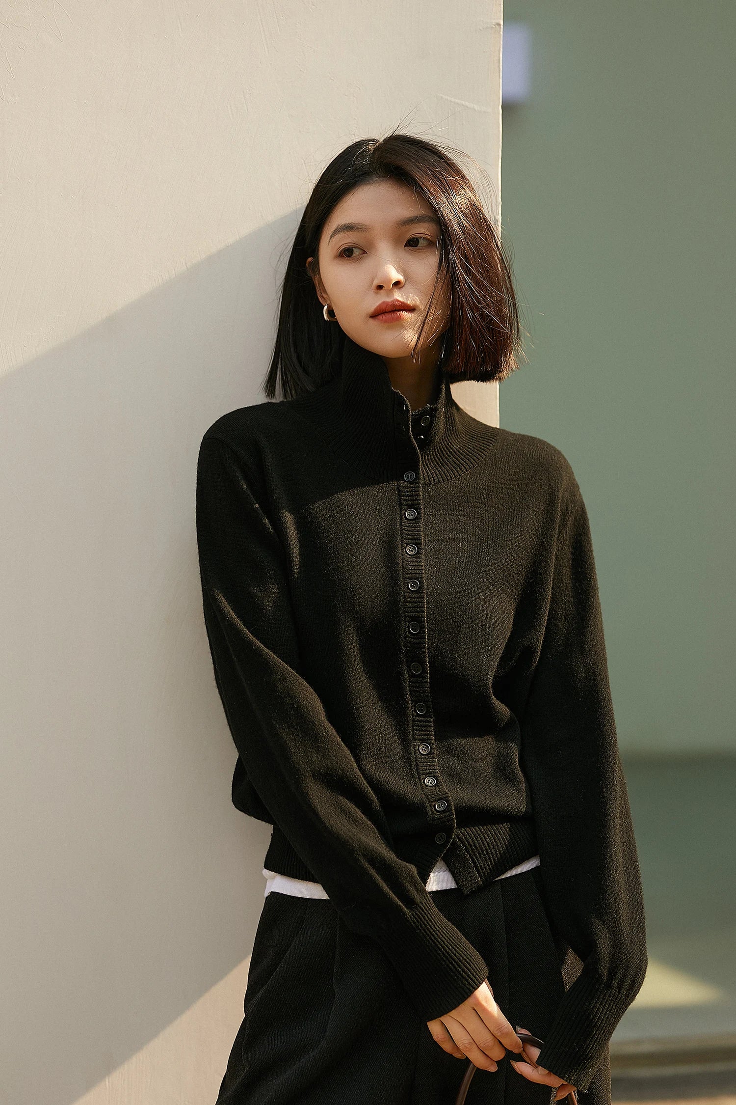 Vercelli Cashmere Button Sweater - Image 12