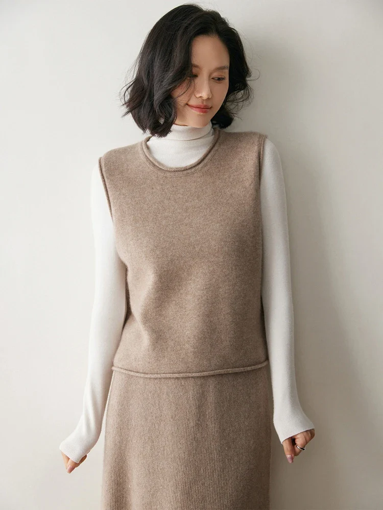 Verona Cashmere Vest - Image 15