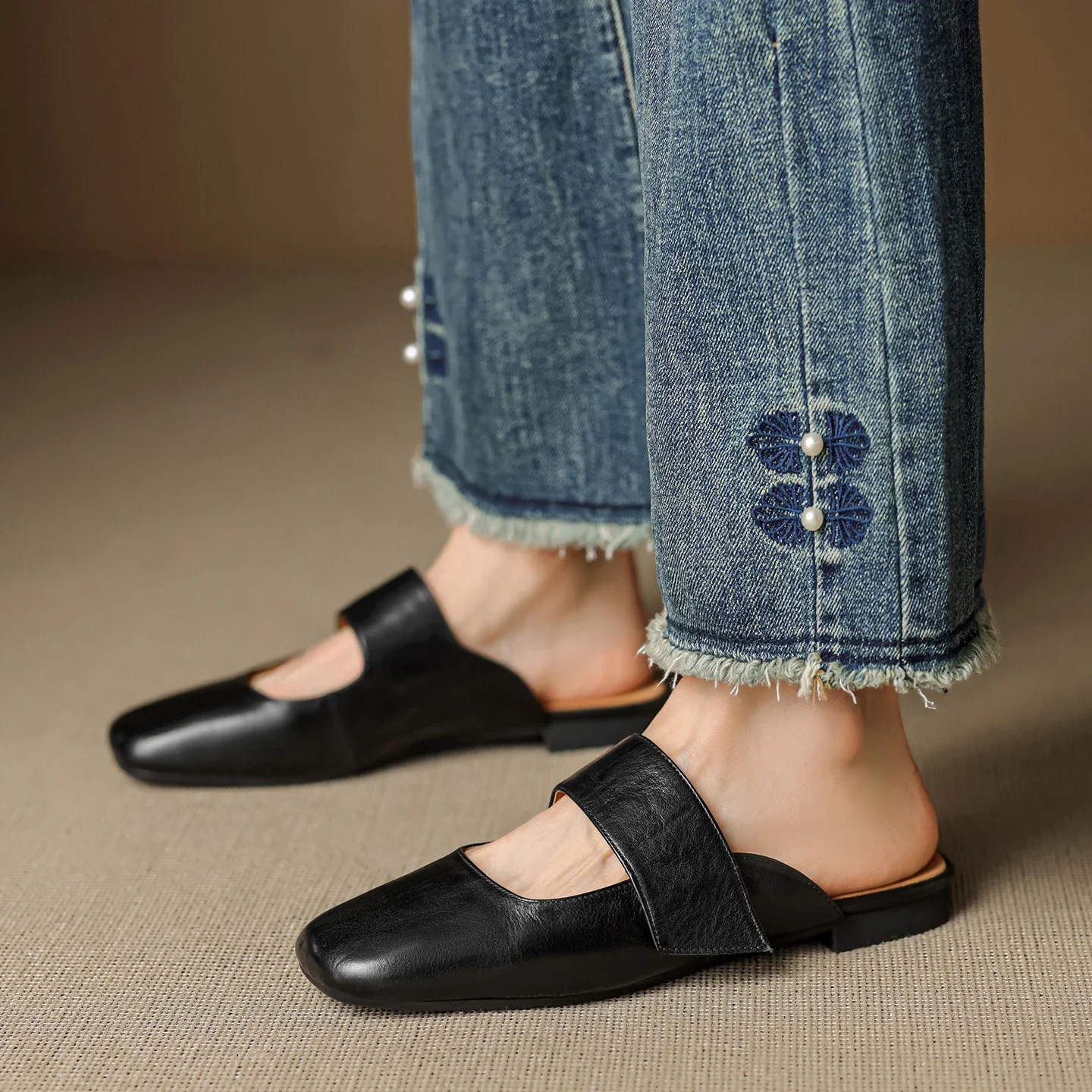 Women’s Leather Square Toe Chunky Heel Mules - Image 21