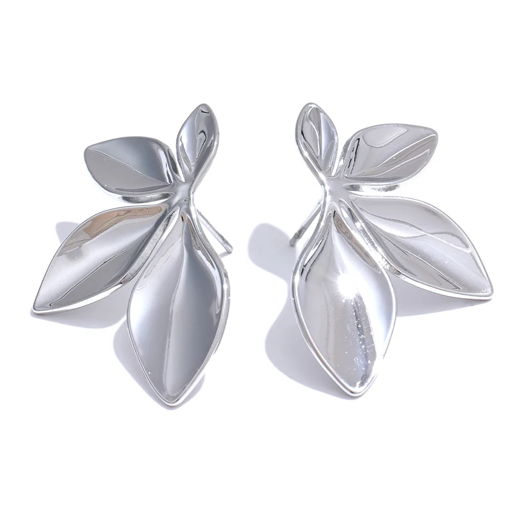 Marais Golden Leaf Stud Earrings High Shine - Image 2